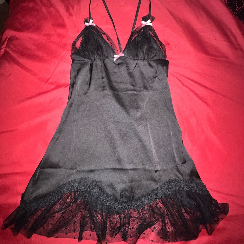 Dollskill sneaking around slip dress 🖤